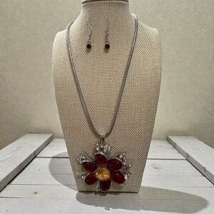 Elegant Red and Silver Floral Necklace Set